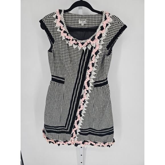 Chanel Women's Sleeveless Round Neck Wrap Pattern Houndstooth Dress Size 40 - Picture 1 of 5